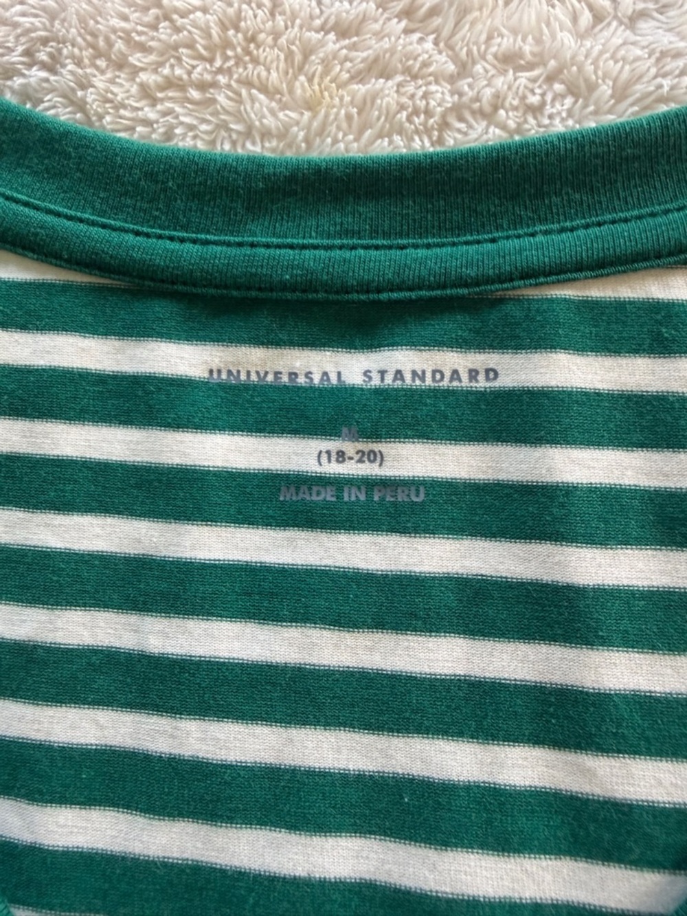 NWT Universal Standard V Rex Softest Tee in Aventurine/Ecru Stripe sz M 18/20 - Picture 10 of 11